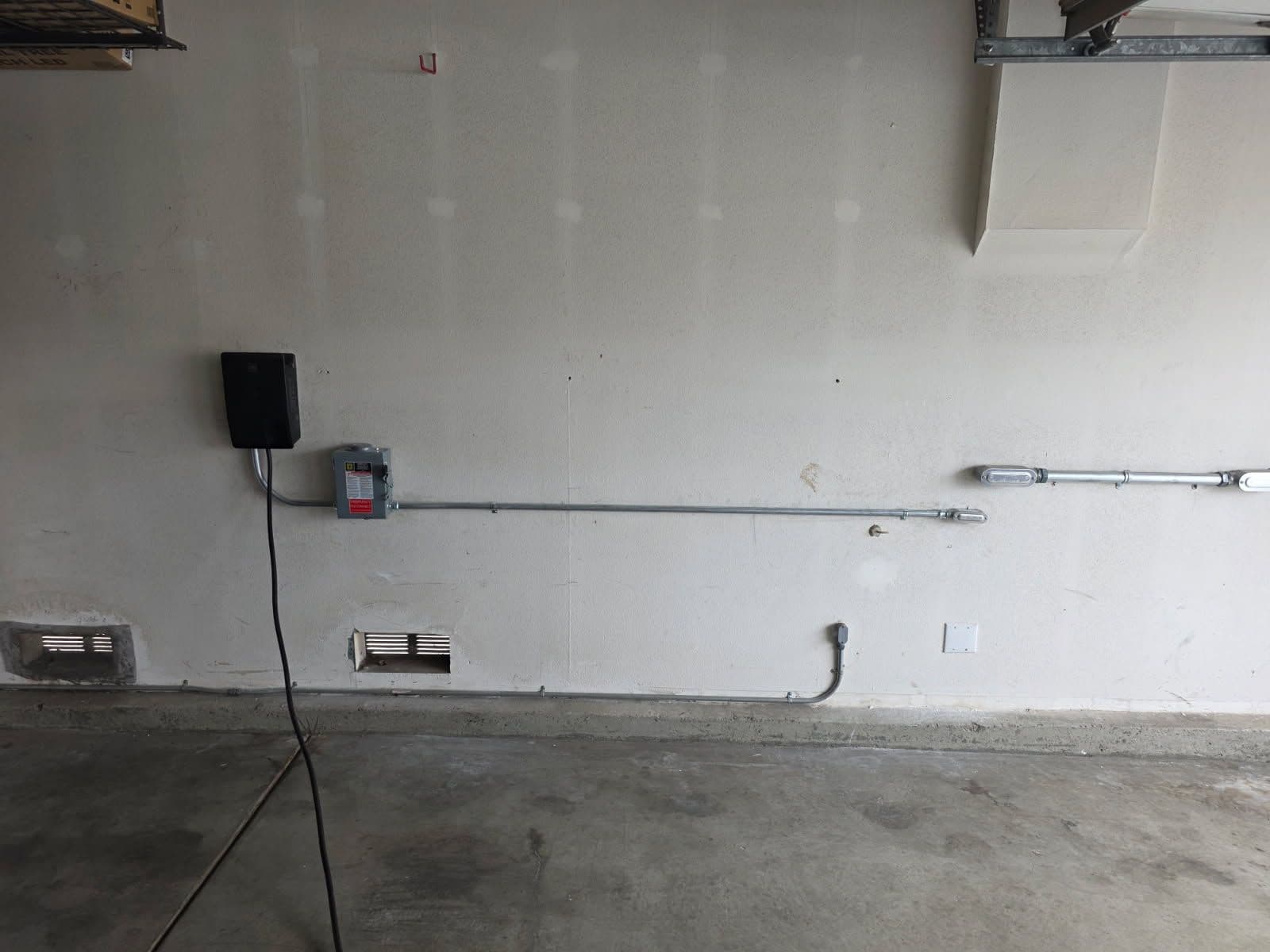 Gallery photos for Seamless EV Charger Installation for Modern Garages: Image #1